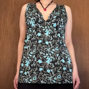 Y2K turquoise and black floral print tank top 🖤
